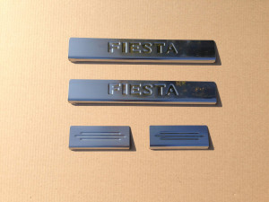 Накладки на пороги Ford Fiesta 2004-2010 (нержавеющая сталь)