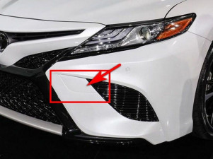 Заглушка бампера (буксира) левая Toyota Camry 70 SE / XSE 2017-