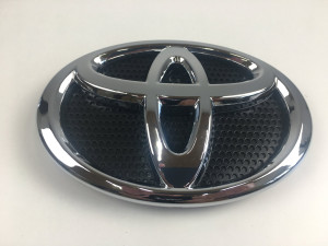 Эмблема Toyota Land Cruiser 200 2015+ / Prado 150 2018+