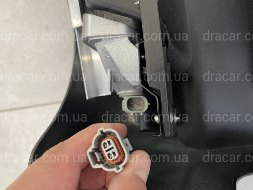 Пороги OEM Toyota Land Cruiser 200 2007-2021 / Lexus LX 570 2007-2015 с подсветкой в стиле Lexus (цвет черный) артикул 4080