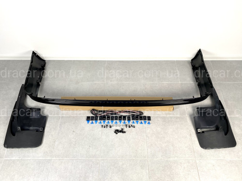 Обвес юбка заднего бампера Executive Lounge Toyota Land Cruiser 200 2015-2021 стиль 2019 / 2021 черный цвет артикул 7601