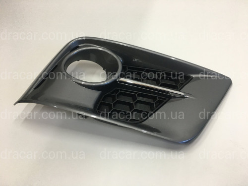 Накладка на противотуманную фару ПРАВАЯ F-Sport Lexus LX570 2012-2015 артикул 6936