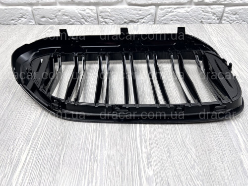 Решетка радиатора ноздри стиль M5 BMW series G30 / G31 2017-2020 черный глянец 2шт. артикул 7874