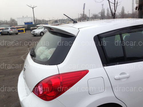 Спойлер козырек Nissan Tiida 2006-2013 ABS пластик под покраску артикул 6305