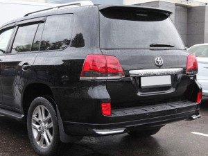 Юбка заднего бампера Toyota Land Cruiser 200 2007-2015 в черном цвете