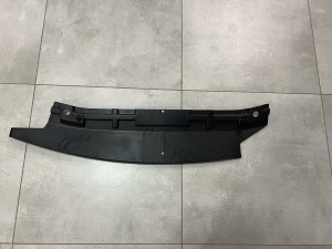 Нижний дефлектор радиатора Lexus LX 450d / LX 570 2015-2022  PZ32760703
