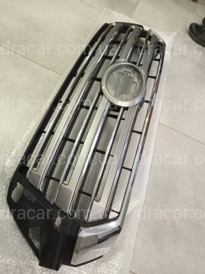 Б/У Оригинальная решетка радиатора Toyota Land Cruiser 200 16-22  артикул 3380