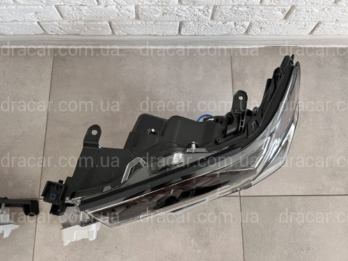 Фары FULL LED 3 линзы Toyota Land Cruiser 200 2015-2022 (левая+правая) артикул 7654