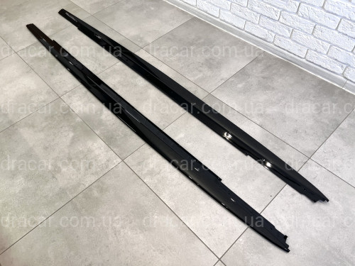 Лезвия под пороги M-Perfomance BMW 5 series G30 G31 2017-  2шт. черный глянец артикул 8146