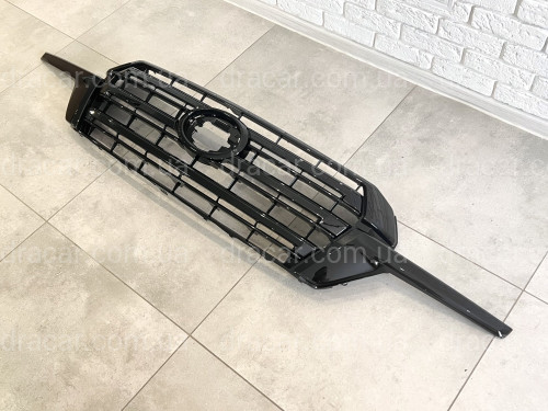 Решетка радиатора с ресницами BLACK Toyota Land Cruiser 200 2015-2022 артикул 8182