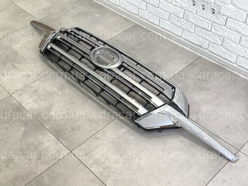Решетка радиатора Toyota Land Cruiser 200 2015-2021 СЕРАЯ артикул 8184