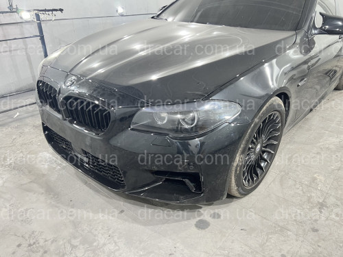 Передний бампер с ноздрями в стиле M5 F90 G30  для BMW 5 Series F10 F11 2010-2016 артикул 8213