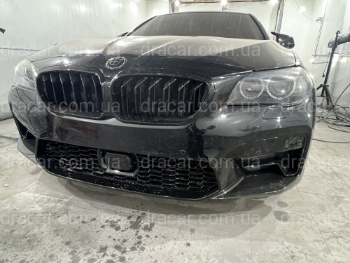 Передний бампер с ноздрями в стиле M5 F90 G30  для BMW 5 Series F10 F11 2010-2016 артикул 8213