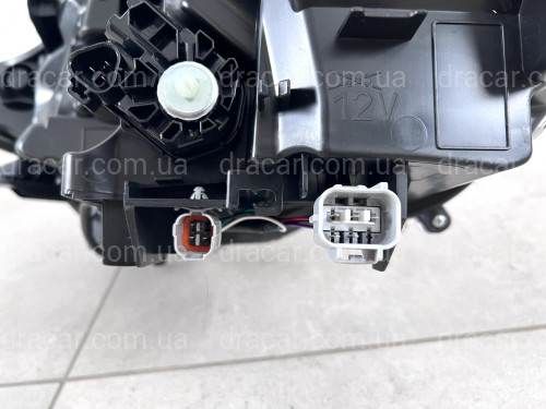 Фара правая хром с линзой Toyota Rav-4 USA 2018-2021 артикул 8218