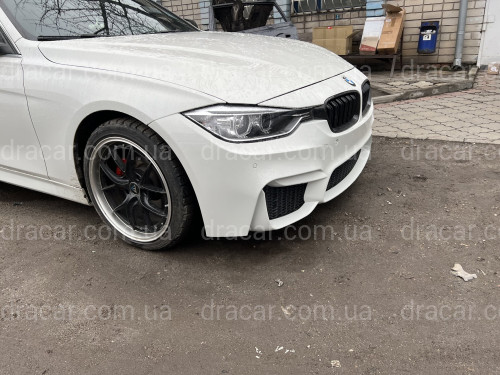 Передний бампер M3 стиль BMW 3 Series F30 F31 2012-2018 (под омыватели / с отверстиями под парктроники)  артикул 7916