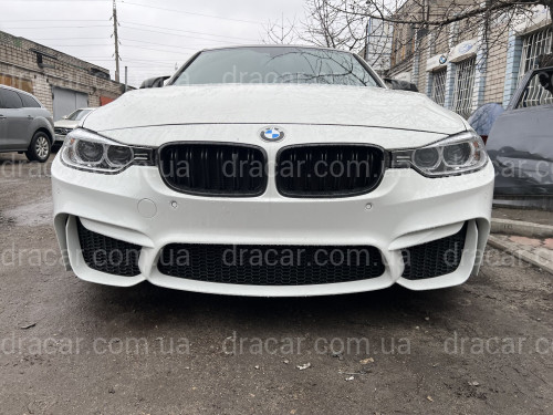 Передний бампер M3 стиль BMW 3 Series F30 F31 2012-2018 (под омыватели / с отверстиями под парктроники)  артикул 7916