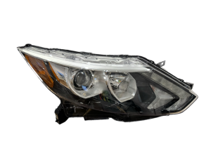 Правая фара галоген Nissan Rogue Sport 2015-2019