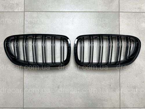 Решетка радиатора ноздри M5 стиль BMW 5 series F10 F11, черный глянец 2шт. артикул 8506