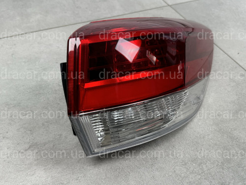 Задний фонарь правый наружный Toyota Highlander 2017-2019 артикул 8553