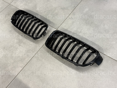 Решетка радиатора ноздри M performance BMW 3 series F30 F31 черный глянец 2шт. артикул 8487