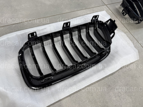 Решетка радиатора ноздри M performance BMW 3 series F30 F31 черный глянец 2шт. артикул 8487