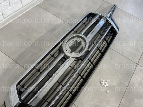Решетка радиатора дизайн 2019 для Toyota Land Cruiser 200 2015-2021 артикул 7360