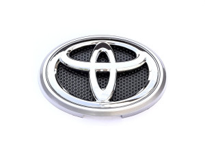 Эмблема с подиумом Toyota Land Cruiser Prado 150 2013-2017