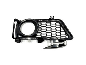 Накладка на противотуманную фару правая M пакет 51118062632 BMW 3 series F30 F31 2012-2018