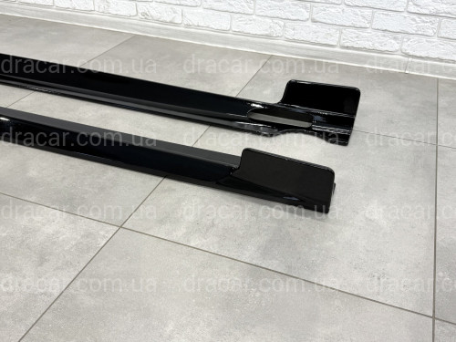Лезвия под пороги M-Perfomance BMW X7 G07 2019- 2шт. черный глянец артикул 8986