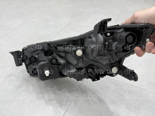 Правая фара Toyota Camry 80 XSE USA 2023- артикул 9779