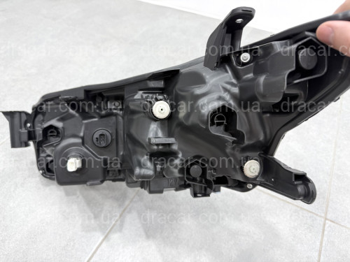 Правая фара Toyota Camry 80 LE SE USA 2023- артикул 9777