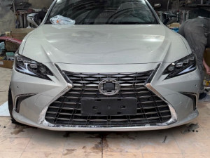 Решетка радиатора с хром окантовкой рестайлинг 2025 для Lexus ES 2018-2025