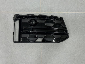 Решетка переднего бампера правая (черный глянец) AUDI A6 C8 s-line 2022- 4KD-807-648-E/4K0-807-648-E