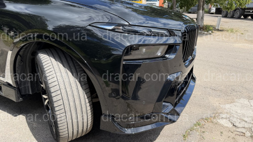 Накладка переднего бампера Paradigma BMW X7 G07 2023+, черный глянец артикул 10160