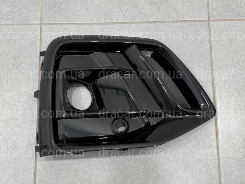 Решетка бампера ПРАВАЯ S-Line BLACK 80G807680Q Y9B для AUDI Q5 2020-2024 артикул 10381
