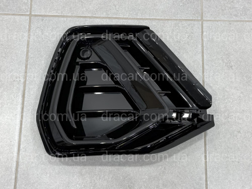 Решетка бампера S-Line BLACK ПРАВАЯ 83G807682A T94 для Audi Q3 2019- артикул 10388