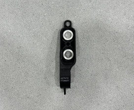 Кронштейн кожуха системы охлаждения правый 51647434062 для BMW G 20 / 28