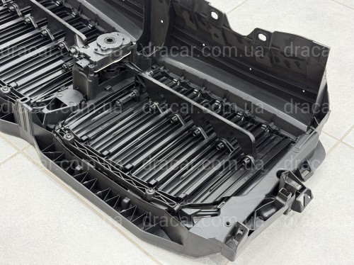 Центральные жалюзи с моторчиком СЕРЫЕ 51749465366 для BMW X7 G07 2019-2022 артикул 10753