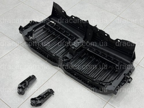 Центральные жалюзи с моторчиком СЕРЫЕ 51749465366 для BMW X7 G07 2019-2022 артикул 10753