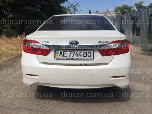Хром накладка на кромку багажника Toyota Camry 50 2011-2015 (нержавеющая сталь) артикул 3703