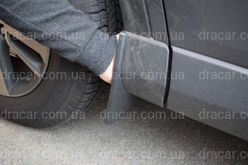 Бризковики передні Toyota Rav 4 2016-2018 комплект 2 шт. артикул 6846