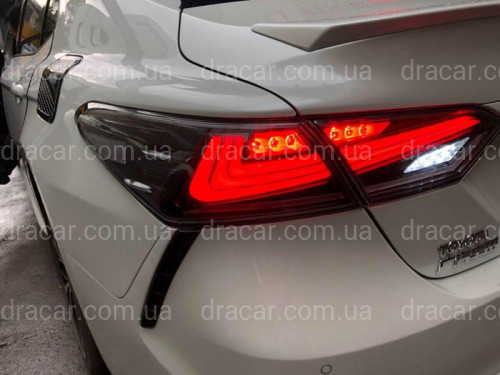 Задні діодні ліхтарі Toyota Camry 70 2018 - димчасті артикул 6880