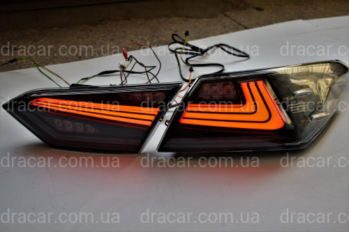 Задні діодні ліхтарі Toyota Camry 70 2018 - димчасті артикул 6880