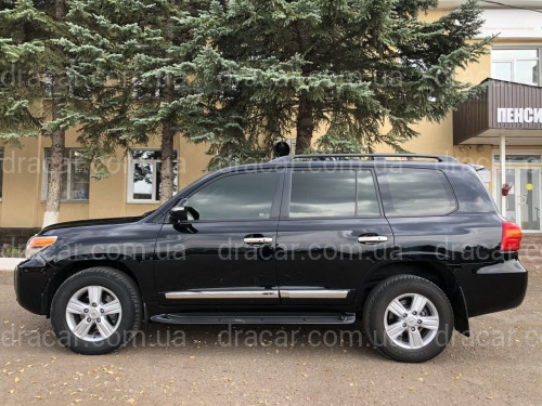 Пороги ОЕМ Toyota Land Cruiser 200 2007-2021 / Lexus LX 570 2007-2015 з підсвічуванням в стилі Lexus (колір чорний) артикул 4080
