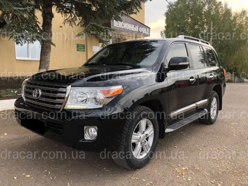 Пороги ОЕМ Toyota Land Cruiser 200 2007-2021 / Lexus LX 570 2007-2015 з підсвічуванням в стилі Lexus (колір чорний) артикул 4080