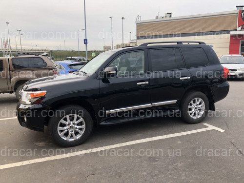 Пороги ОЕМ Toyota Land Cruiser 200 2007-2021 / Lexus LX 570 2007-2015 з підсвічуванням в стилі Lexus (колір чорний) артикул 4080