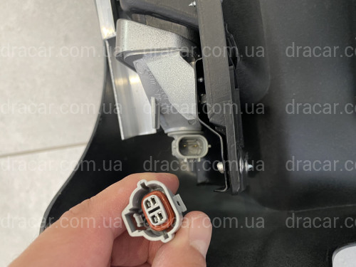 Пороги ОЕМ Toyota Land Cruiser 200 2007-2021 / Lexus LX 570 2007-2015 з підсвічуванням в стилі Lexus (колір чорний) артикул 4080