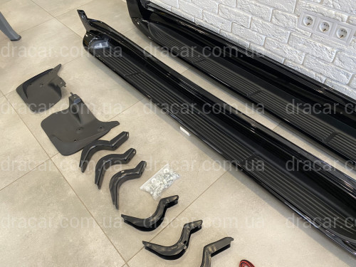Пороги ОЕМ Toyota Land Cruiser 200 2007-2021 / Lexus LX 570 2007-2015 з підсвічуванням в стилі Lexus (колір чорний) артикул 4080