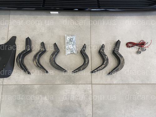 Пороги ОЕМ Toyota Land Cruiser 200 2007-2021 / Lexus LX 570 2007-2015 з підсвічуванням в стилі Lexus (колір чорний) артикул 4080