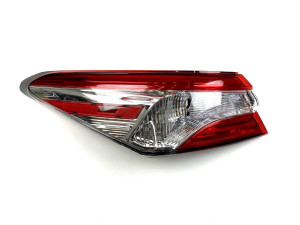 Задній ліхтар зовнішній лівий Toyota Camry 70 USA LE SE 2017-2020 1шт.
